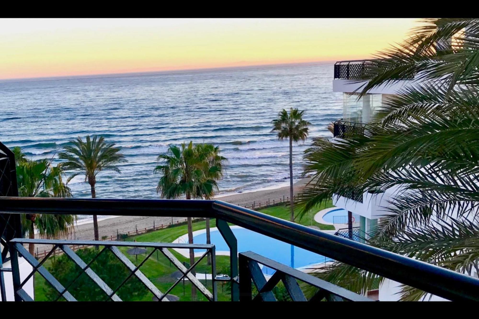 Mi Capricho 2D Beachfront- Apartment With Sea View - Costa Del Sol Sitio de Calahonda Bagian luar foto